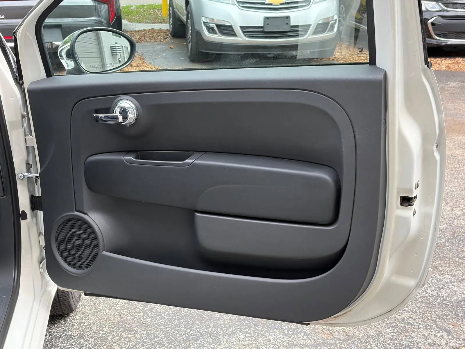 Used 2012 FIAT 500 Lounge w/ Pink Ribbon Special Edition image 12