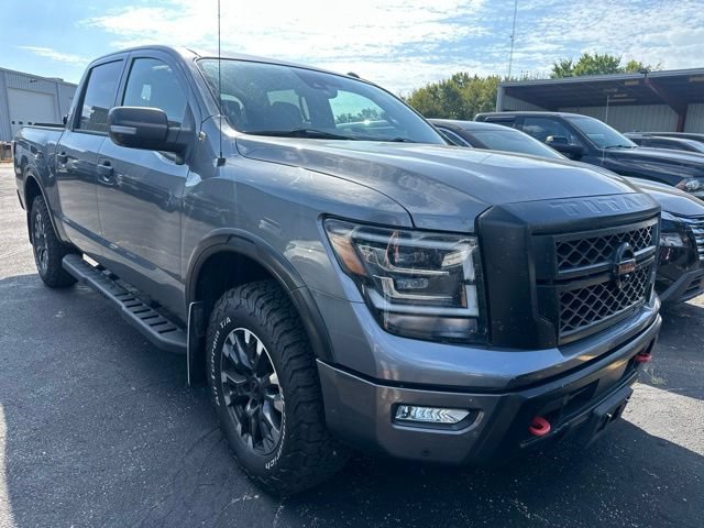 Used 2020 Nissan Titan PRO-4X w/ Pro-4x Convenience Package AWD/4WD image 2