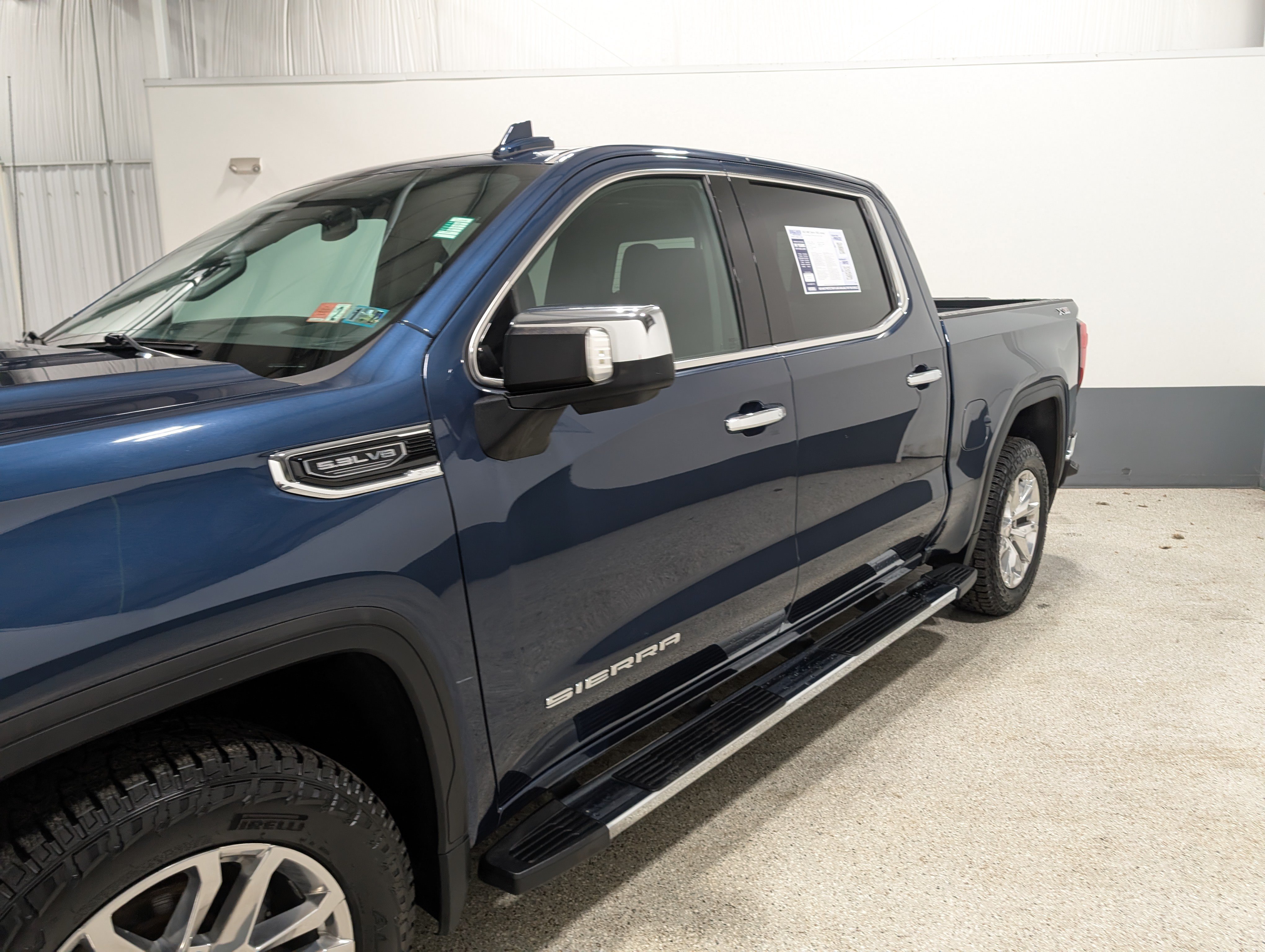 Used 2022 GMC Sierra 1500 SLT w/ SLT Premium Package AWD/4WD image 7