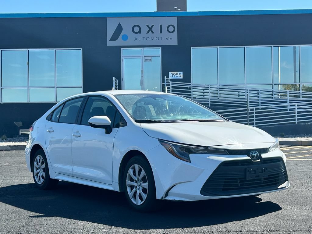 Used 2024 Toyota Corolla LE FWD image 1