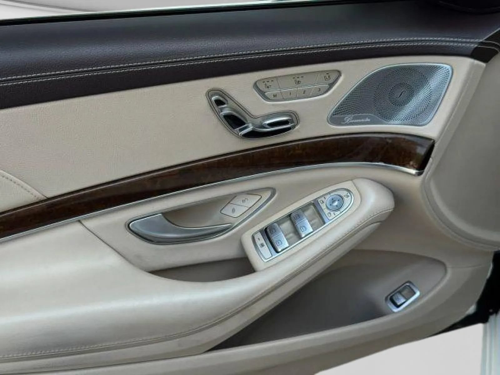 Used 2015 Mercedes-Benz S 550 Sedan image 12