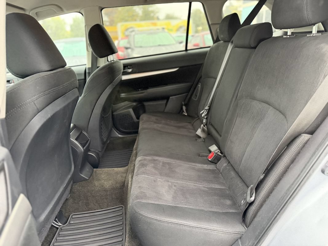 Used 2014 Subaru Outback 2.5i Premium AWD/4WD image 12