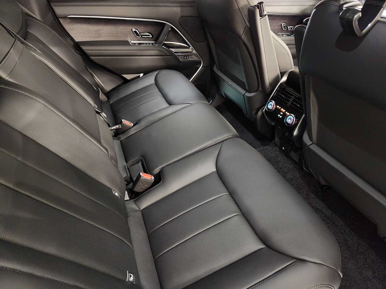 New 2027 Land Rover Range Rover SE AWD/4WD image 30