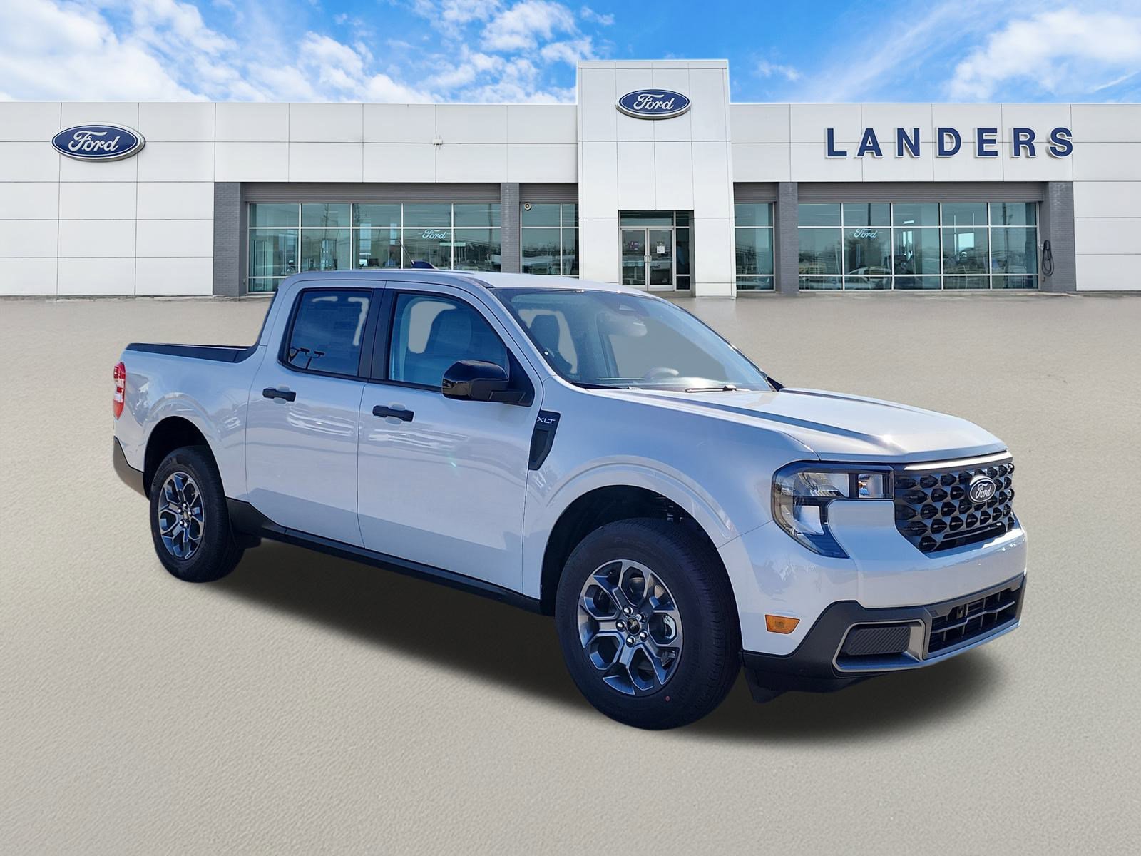 New 2025 Ford Maverick XLT w/ XLT Luxury Package