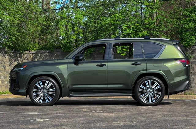 New 2026 Lexus LX 700h Luxury image 6