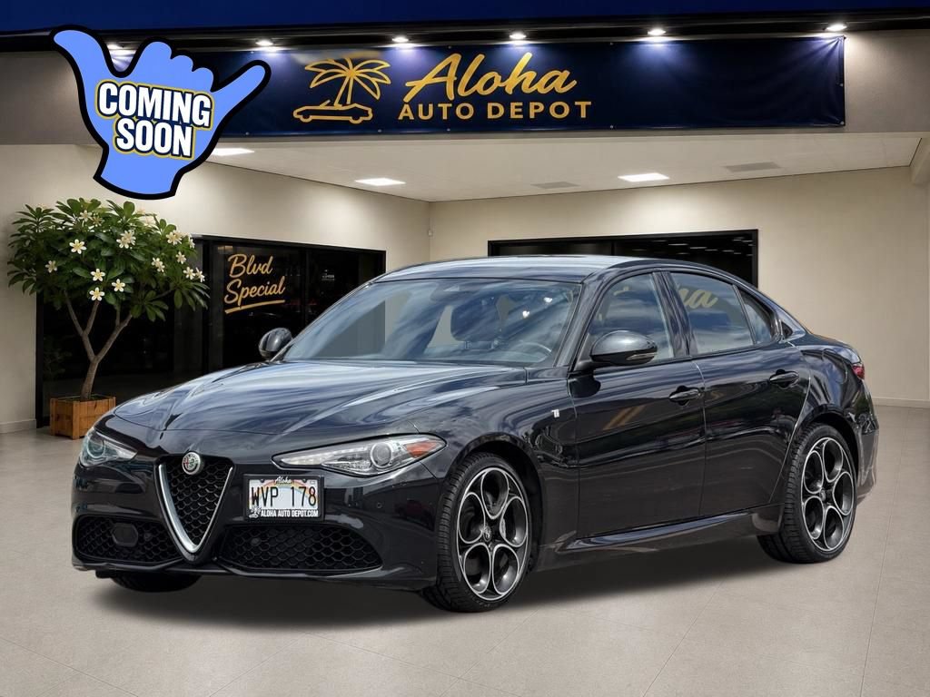 Used 2022 Alfa Romeo Giulia Ti RWD image 1