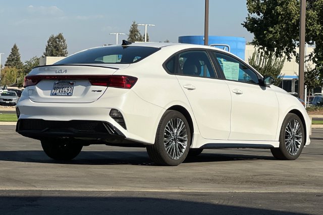 Used 2024 Kia Forte GT-Line w/ GT-Line Premium Package FWD image 4