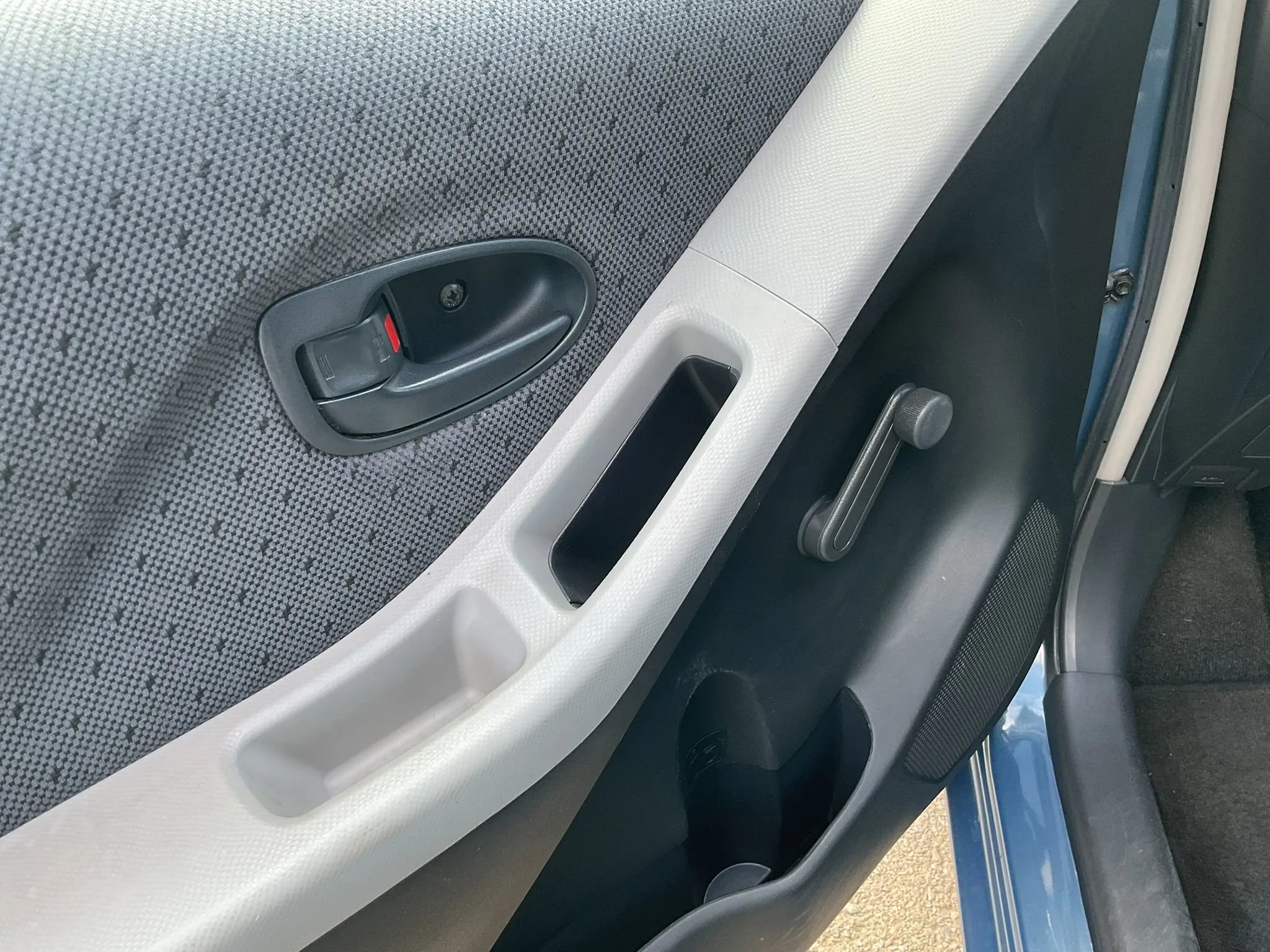 Used 2009 Toyota Yaris 2-Door Hatchback image 18