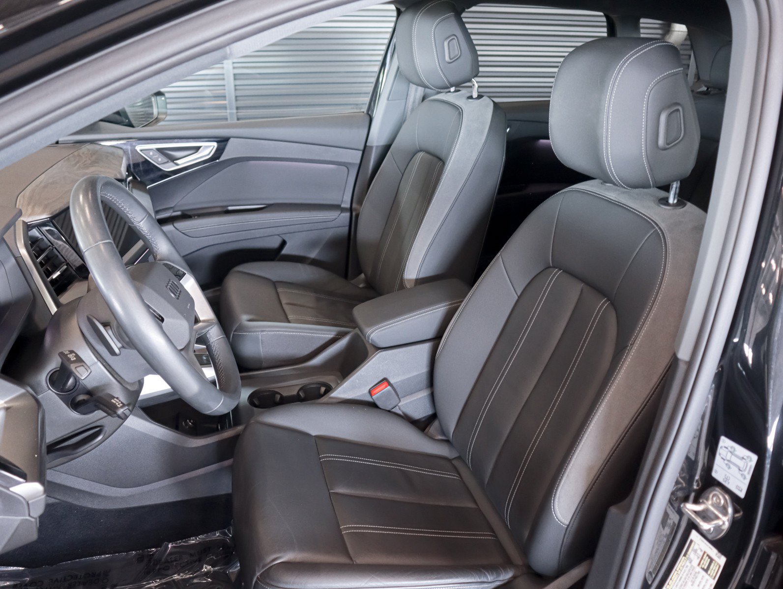 Used 2023 Audi Q4 e-tron Premium Plus w/ Premium Plus AWD/4WD image 7