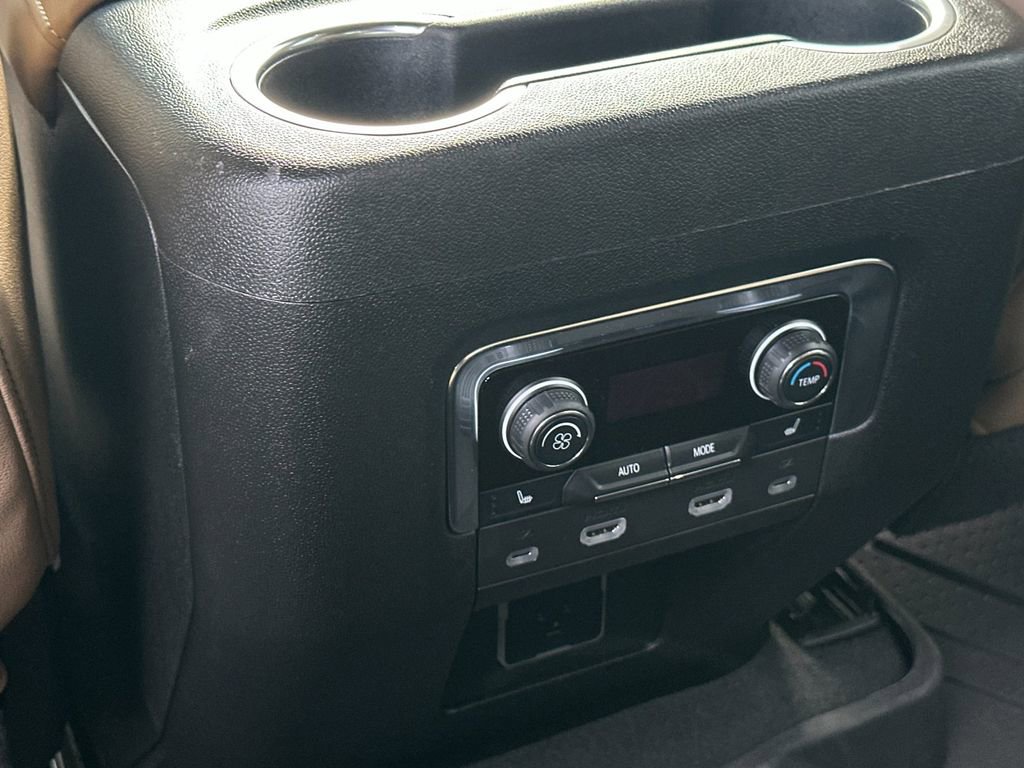 Used 2024 Chevrolet Tahoe Premier w/ Advanced Technology Package image 13