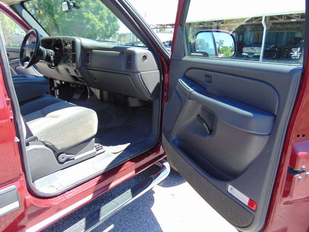 Used 2005 Chevrolet Silverado 1500 LS w/ Light Duty Power Package AWD/4WD image 16