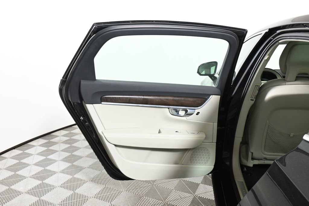 Used 2018 Volvo S90 T5 Momentum w/ Convenience Package image 32