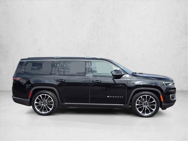 Used 2022 Jeep Wagoneer Series III w/ Premium Group I AWD/4WD image 4