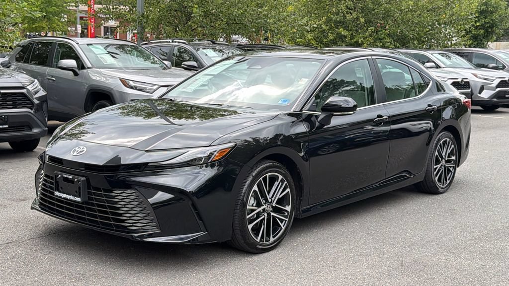 Used 2025 Toyota Camry XLE FWD image 2