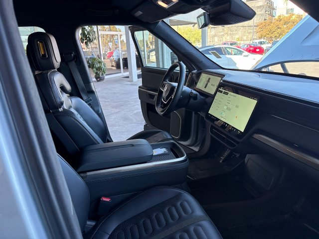 Used 2025 Rivian R1S Adventure Dual AWD/4WD image 23