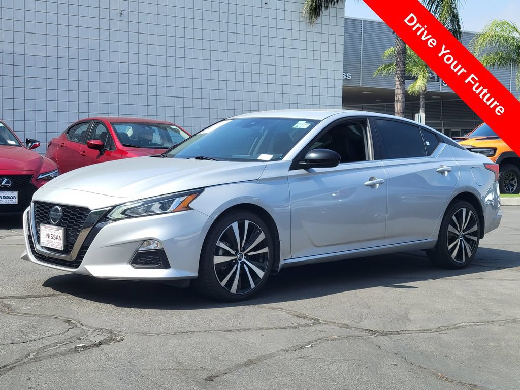 Used 2022 Nissan Altima 2.5 SR AWD/4WD image 2