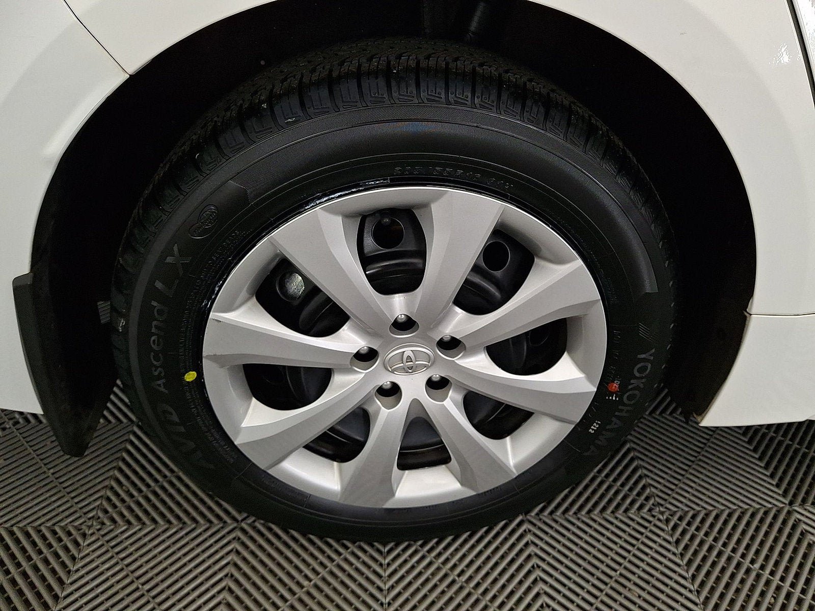 Certified 2025 Toyota Corolla LE FWD image 18