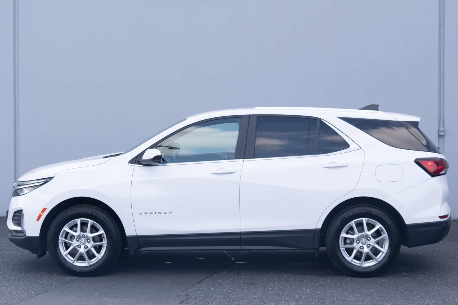 Used 2024 Chevrolet Equinox LT AWD/4WD image 23