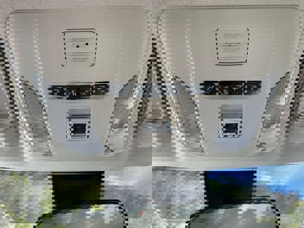 Used 2022 Toyota Corolla LE image 25