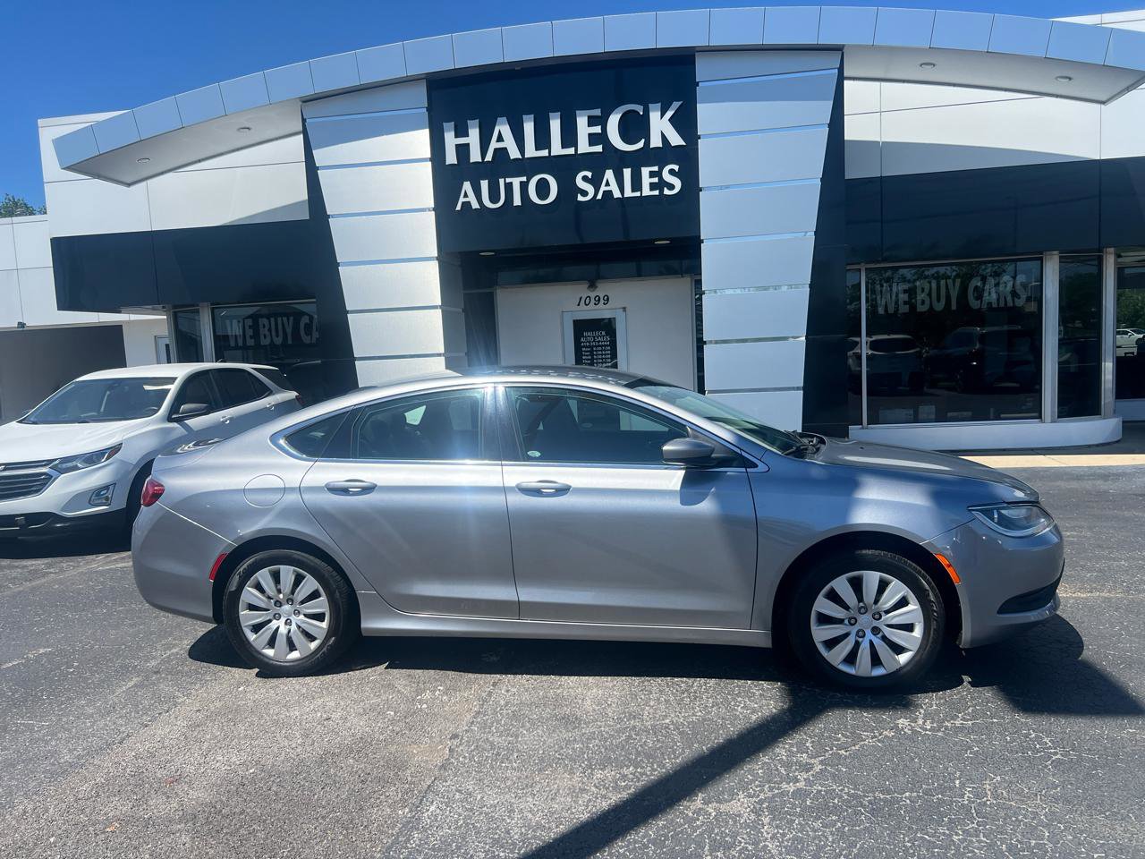 Used 2015 Chrysler 200 LX FWD image 1