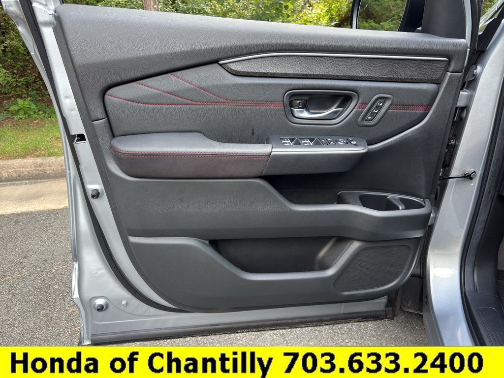 Certified 2026 Honda Pilot Black Edition image 25