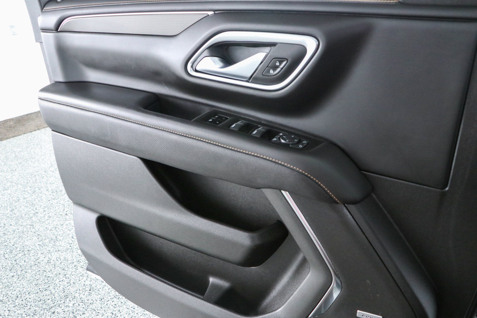 Used 2022 GMC Yukon AT4 AWD/4WD image 25