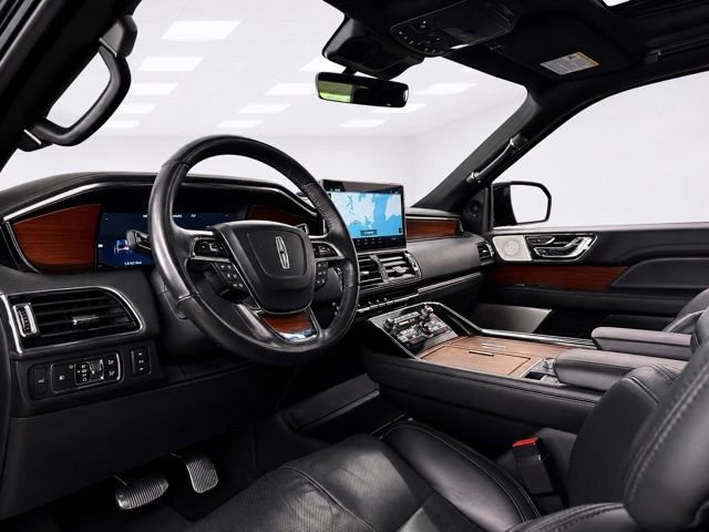 Used 2022 Lincoln Navigator L Reserve AWD/4WD image 12