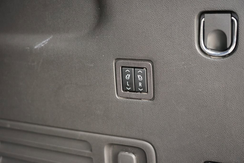 Used 2023 Chevrolet Traverse High Country w/ LPO, Floor Liner Package image 35