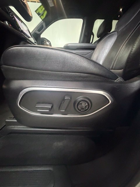 Used 2024 Jeep Wagoneer Series III AWD/4WD image 15