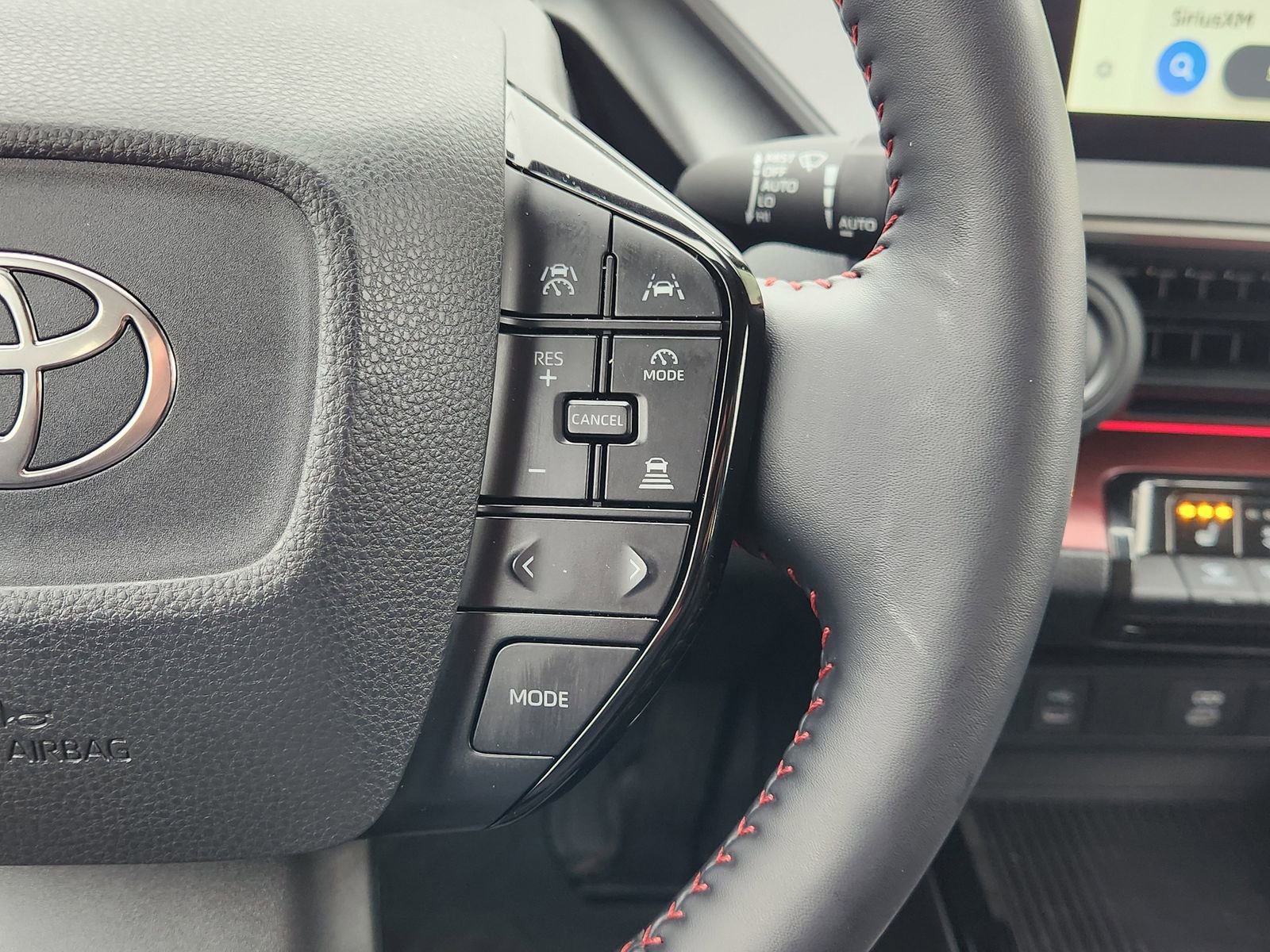 Used 2025 Toyota Prius XSE Premium image 33