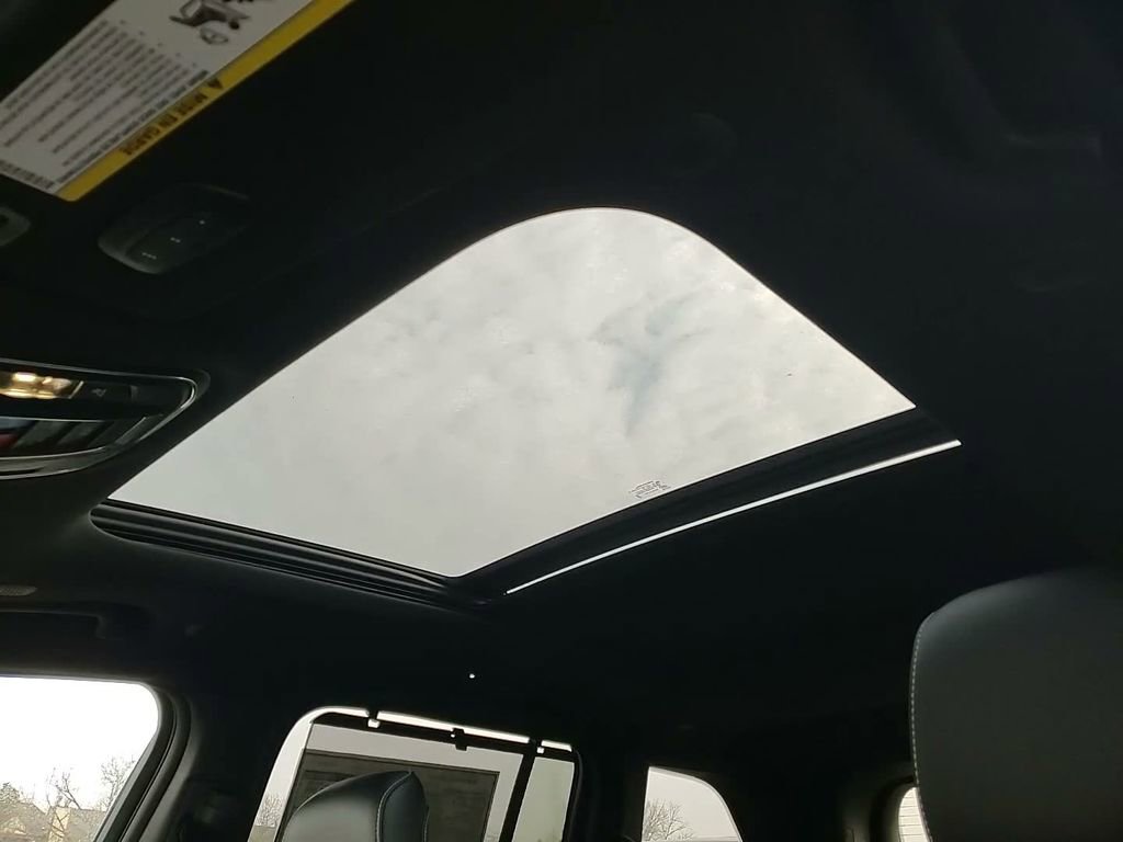 New 2025 Jeep Grand Cherokee Limited w/ Luxury Tech Group II image 35