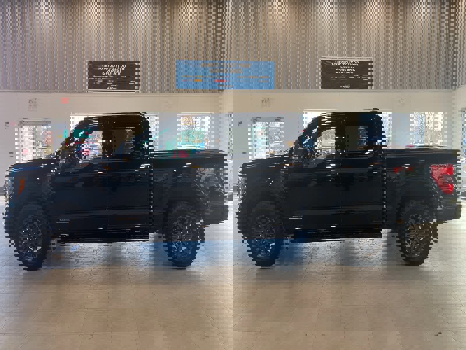 Used 2023 Ford F150 XLT w/ Equipment Group 302A High image 8