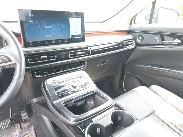 Used 2023 Lincoln Nautilus Reserve w/ Equipment Group 201A AWD/4WD image 17
