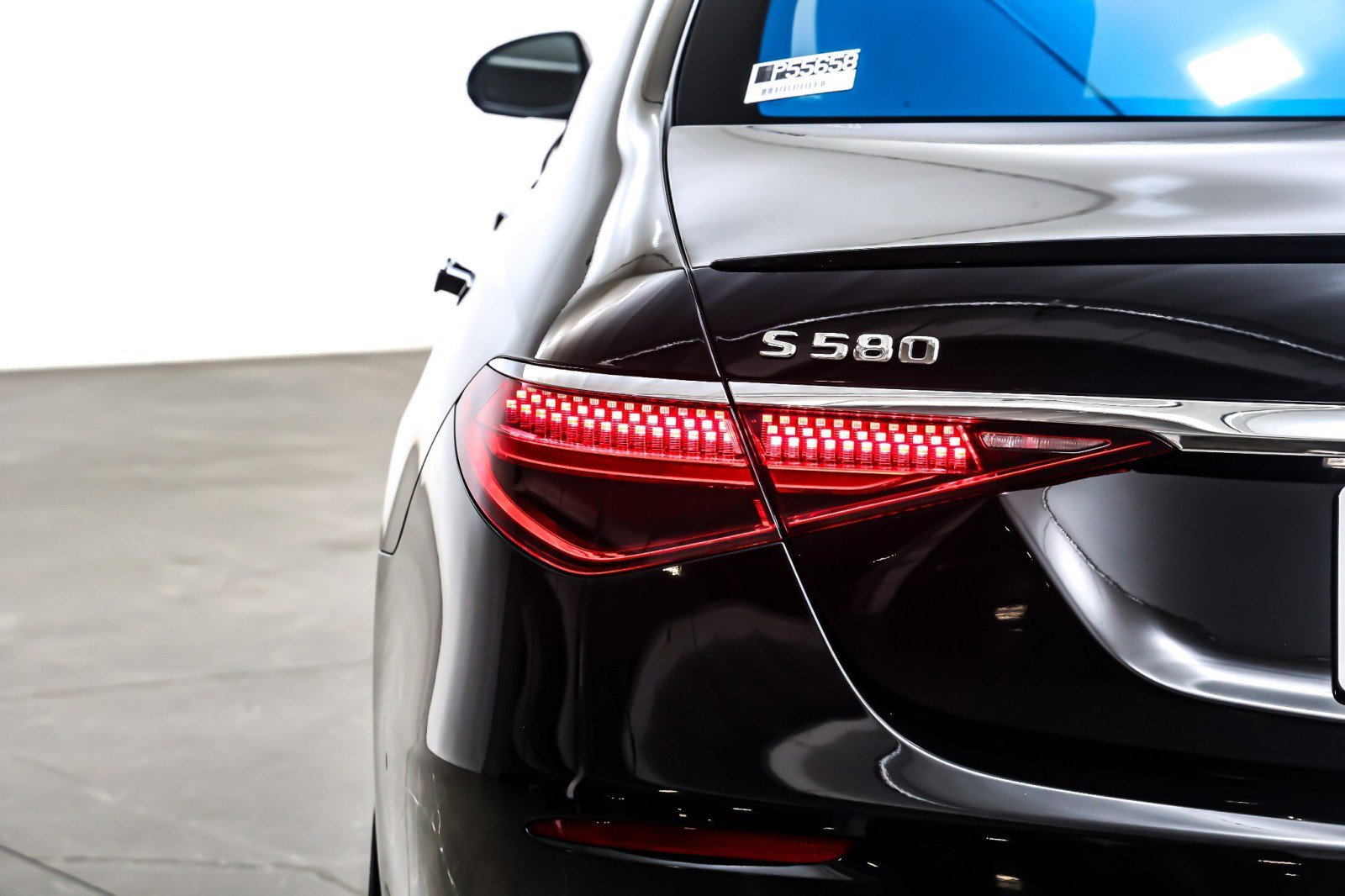 Certified 2025 Mercedes-Benz S 580 4MATIC Sedan image 17