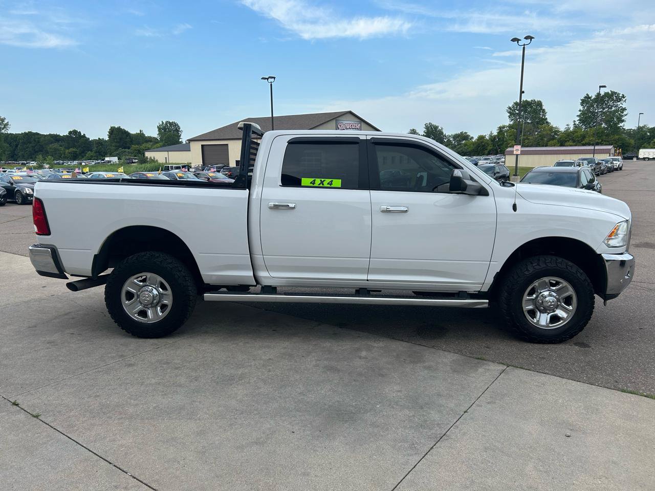 Used 2018 RAM 2500 SLT AWD/4WD image 4