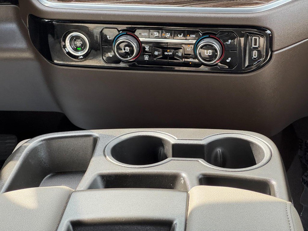 Used 2022 Chevrolet Silverado 1500 LT AWD/4WD image 17
