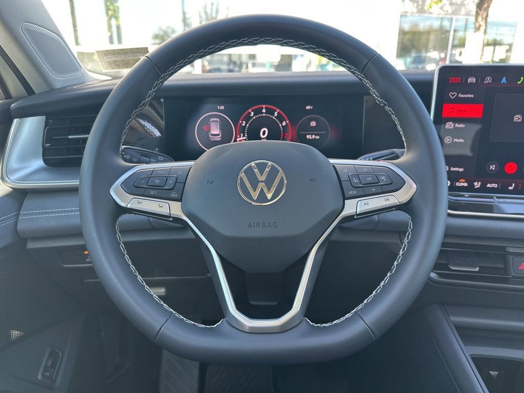 New 2025 Volkswagen Tiguan SE image 15