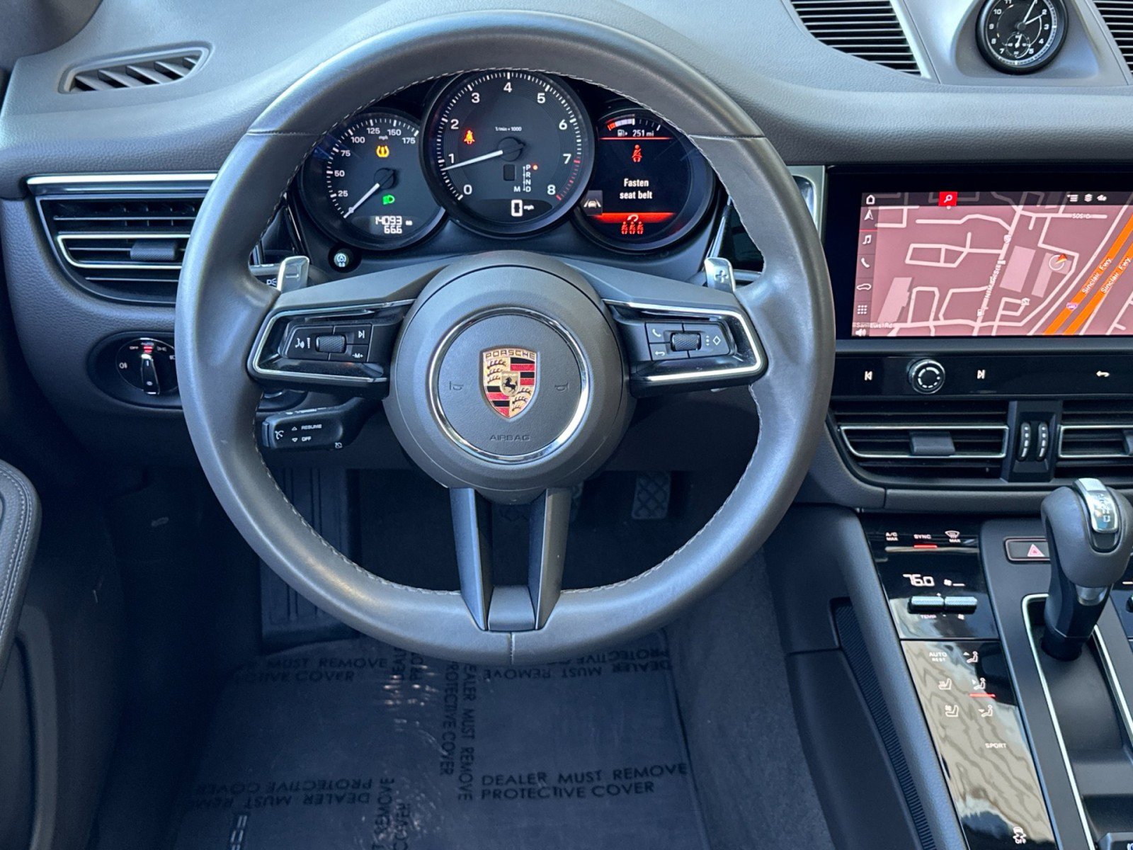 Used 2022 Porsche Macan w/ Premium Package Plus image 14