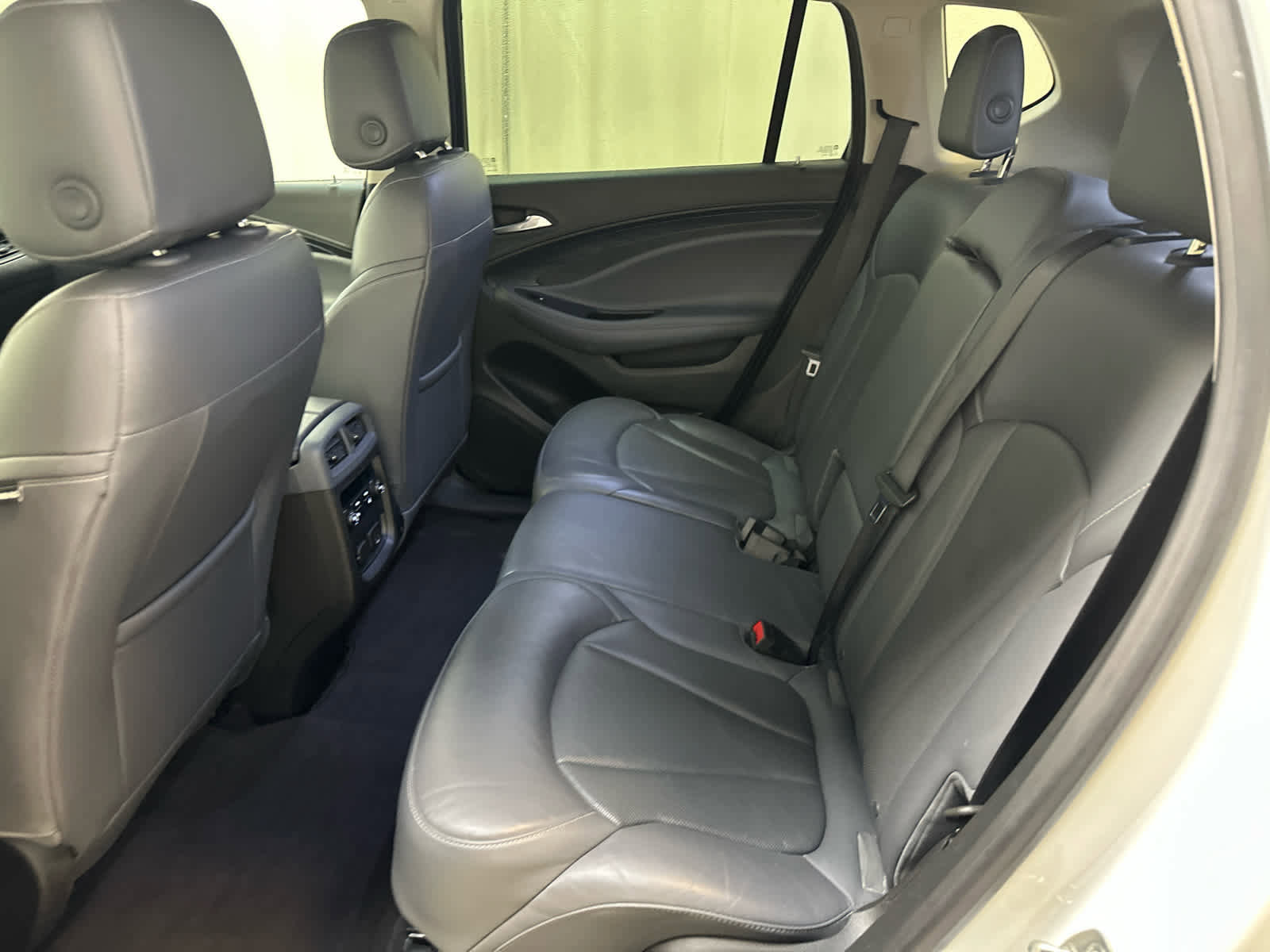Used 2020 Buick Envision Essence FWD image 18