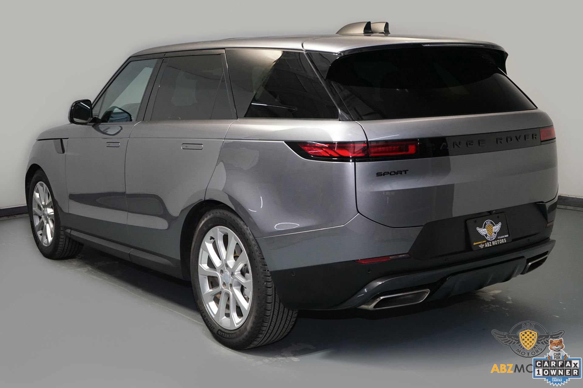 Used 2025 Land Rover Range Rover Sport SE image 7