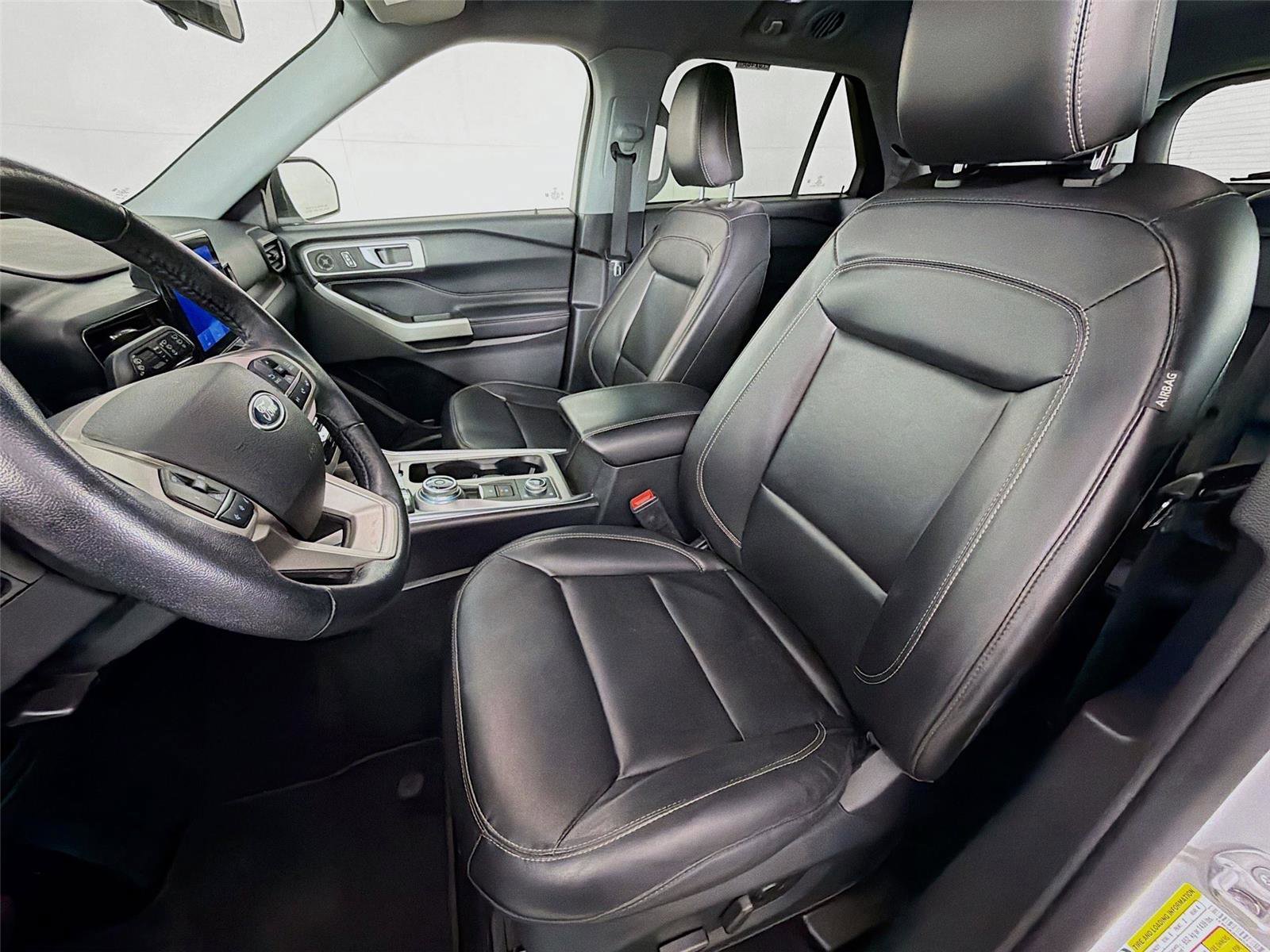 Used 2021 Ford Explorer XLT w/ Equipment Group 202A image 11