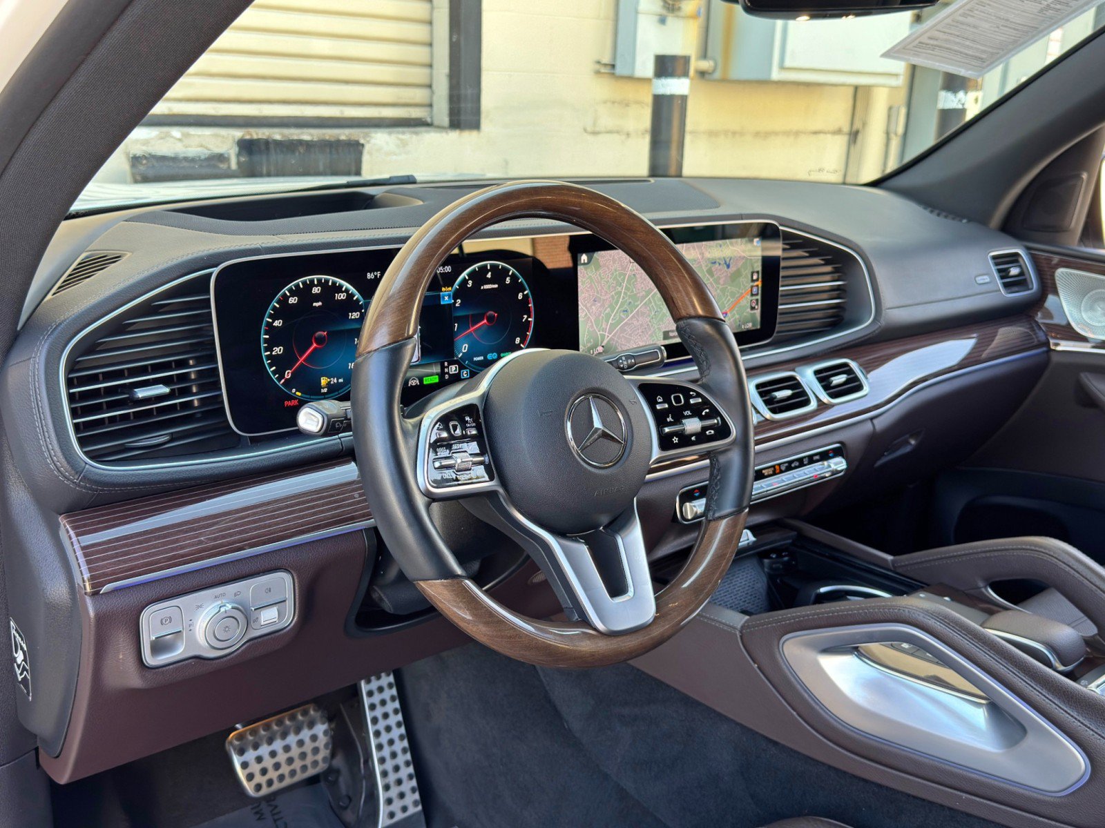 Used 2022 Mercedes-Benz GLS 580 4MATIC image 14