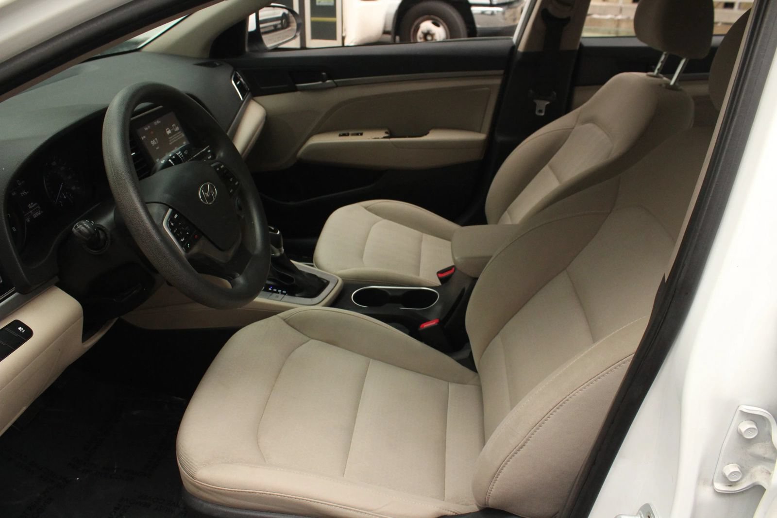 Used 2017 Hyundai Elantra SE FWD image 14