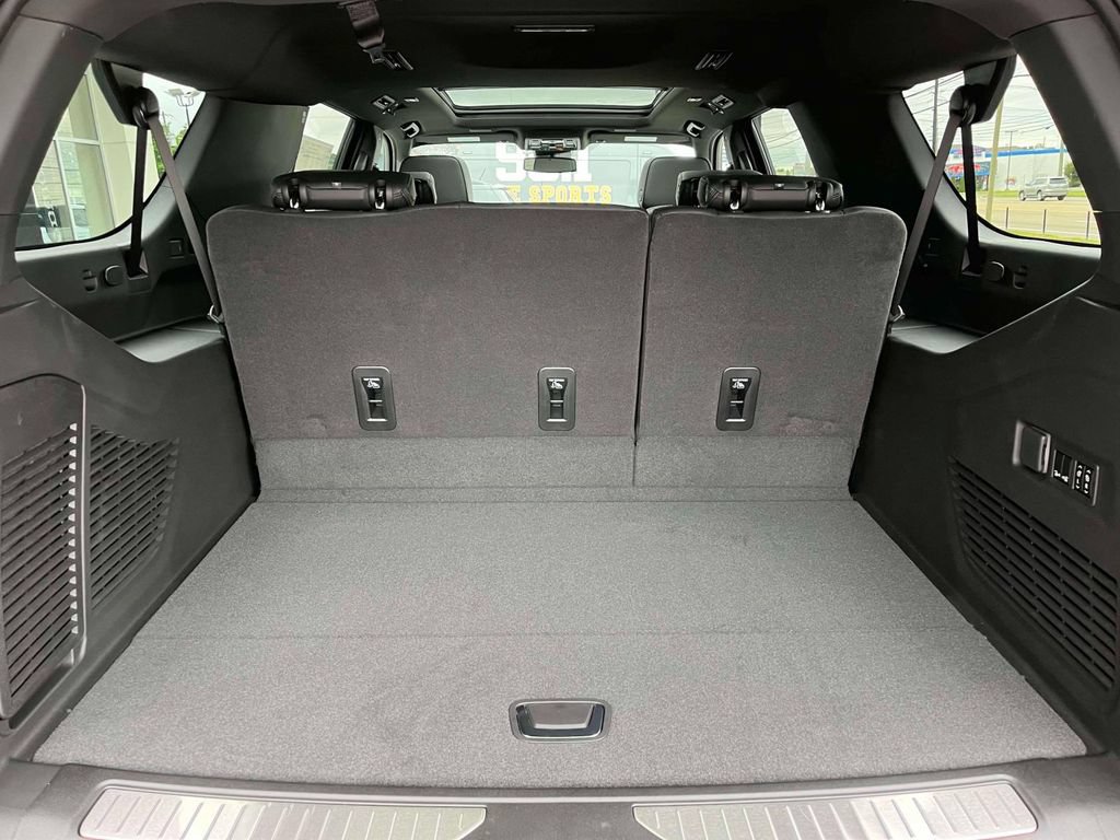 New 2026 GMC Yukon XL Denali w/ Sun & Power Step Package AWD/4WD image 18