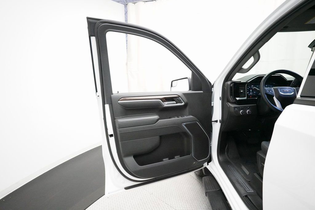 Used 2024 GMC Sierra 1500 Elevation image 27