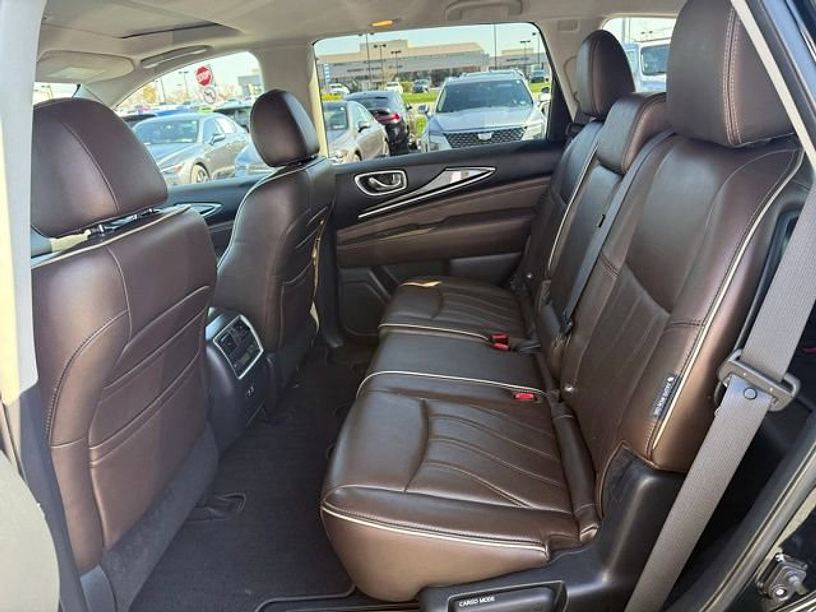 Used 2019 INFINITI QX60 Luxe w/ Essential Package image 8