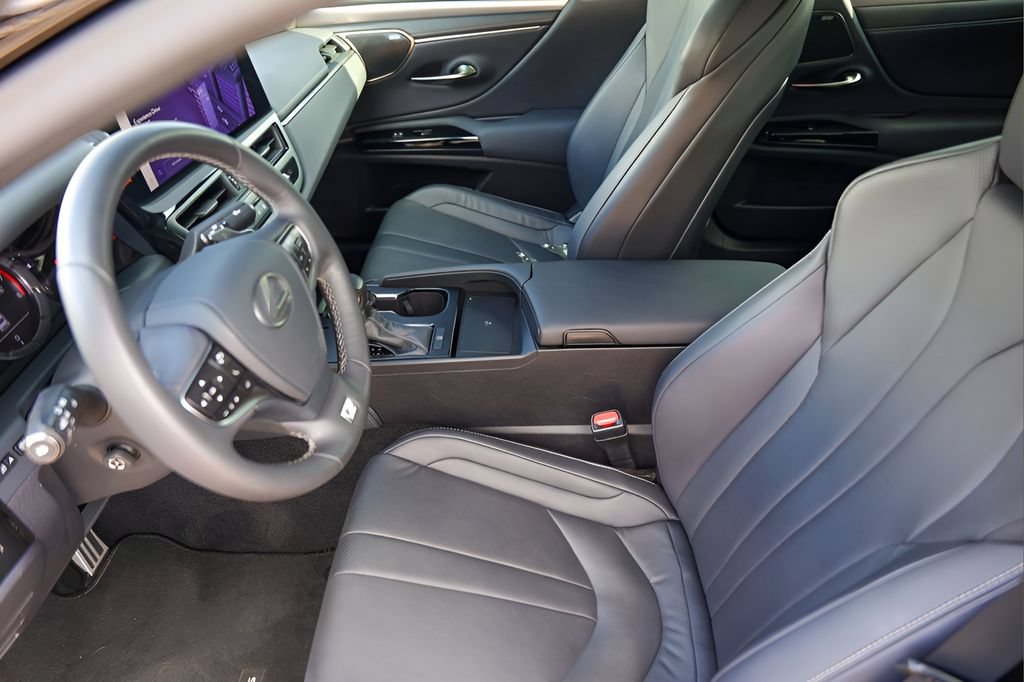 Used 2023 Lexus ES 350 F Sport w/ Accessory Package (Z2) FWD image 9