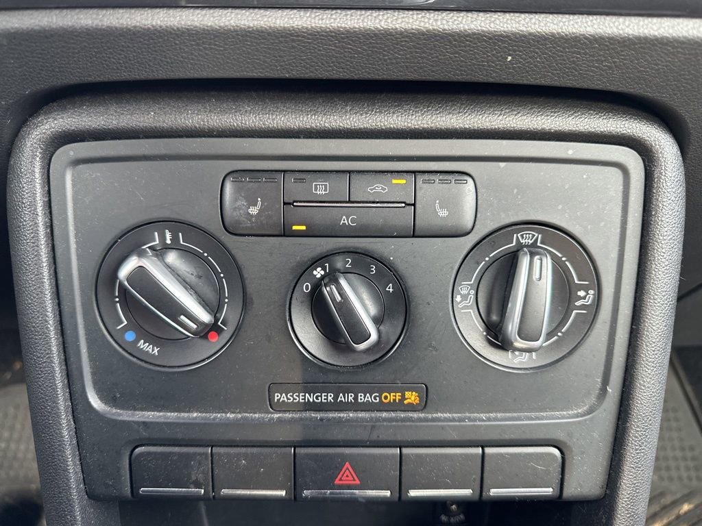 Used 2012 Volkswagen Beetle 2.5 image 23