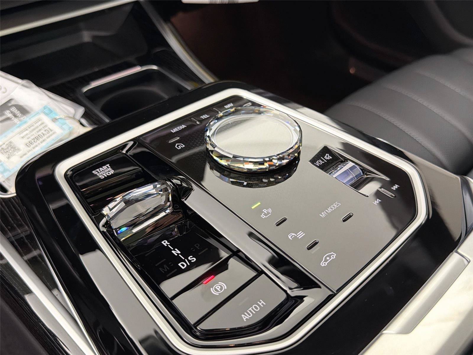 New 2026 BMW 750e xDrive w/ Premium Package AWD/4WD image 16