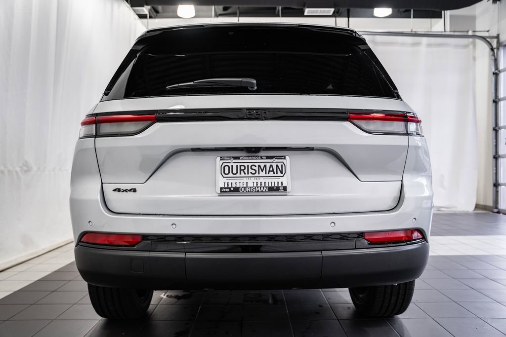 New 2025 Jeep Grand Cherokee Altitude image 5